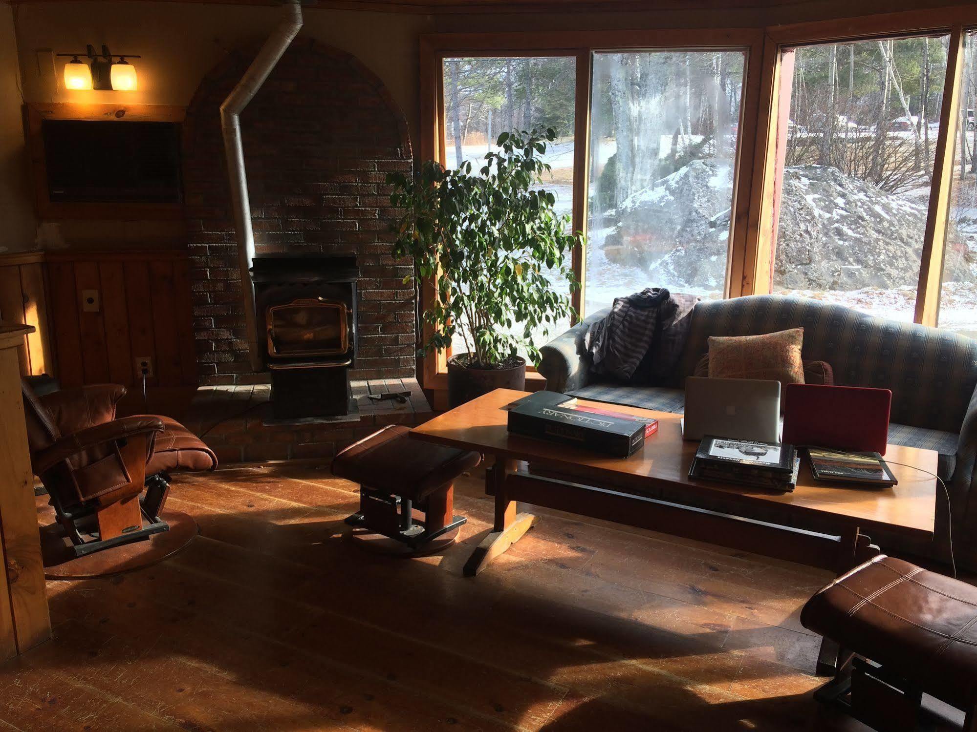 Butternut Inn And Pancakehouse Килингтън Екстериор снимка